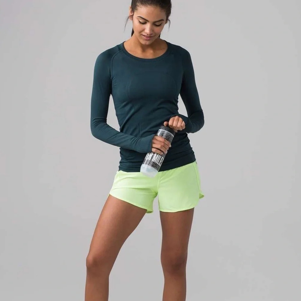 Lululemon Tracker  Short Clear Mint / Hyper Stripe Clear Mint Green Zest Sz 8